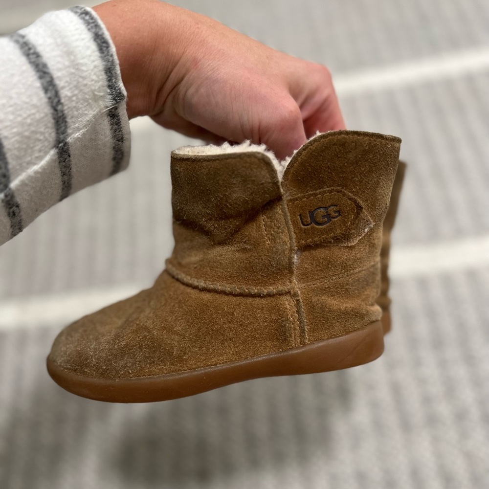 UGG Keelan baby boot size 9